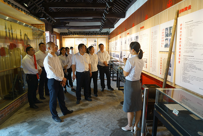 公司黨支部組織黨員到龍亢新四軍淮上行署舊址參觀學習