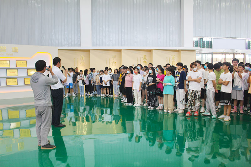 黔南民族師范學院師生到眾聯公司考察