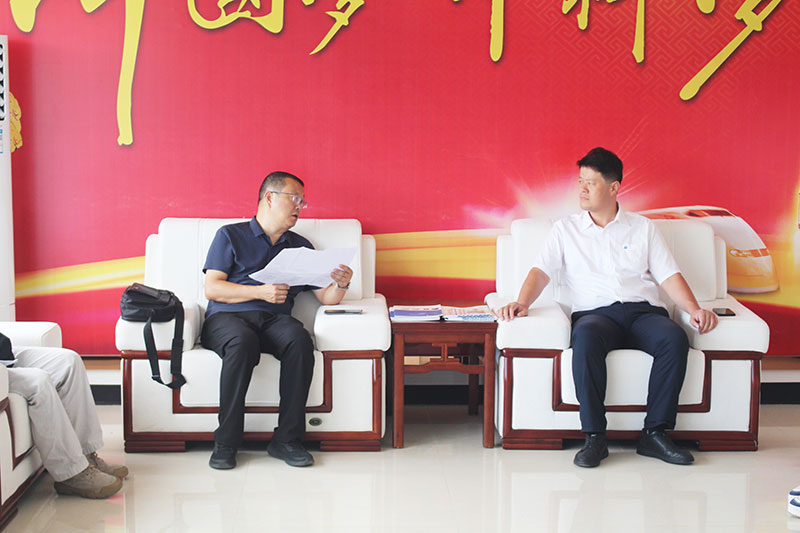 獨山縣政協副主席華磊到貴州眾聯公司調研