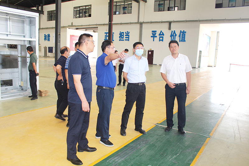 貴州省黔南州人民政府副州長秦揚遠到貴州眾聯公司調研