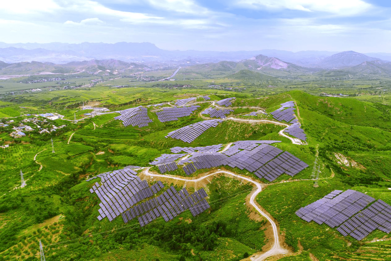 大型風光基地建設加快 光伏發電成本持續下降